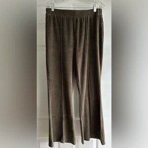 Aerie Flare Sweatpants Olive Green Ribbed Lounge Pants Size L. 30” inseam